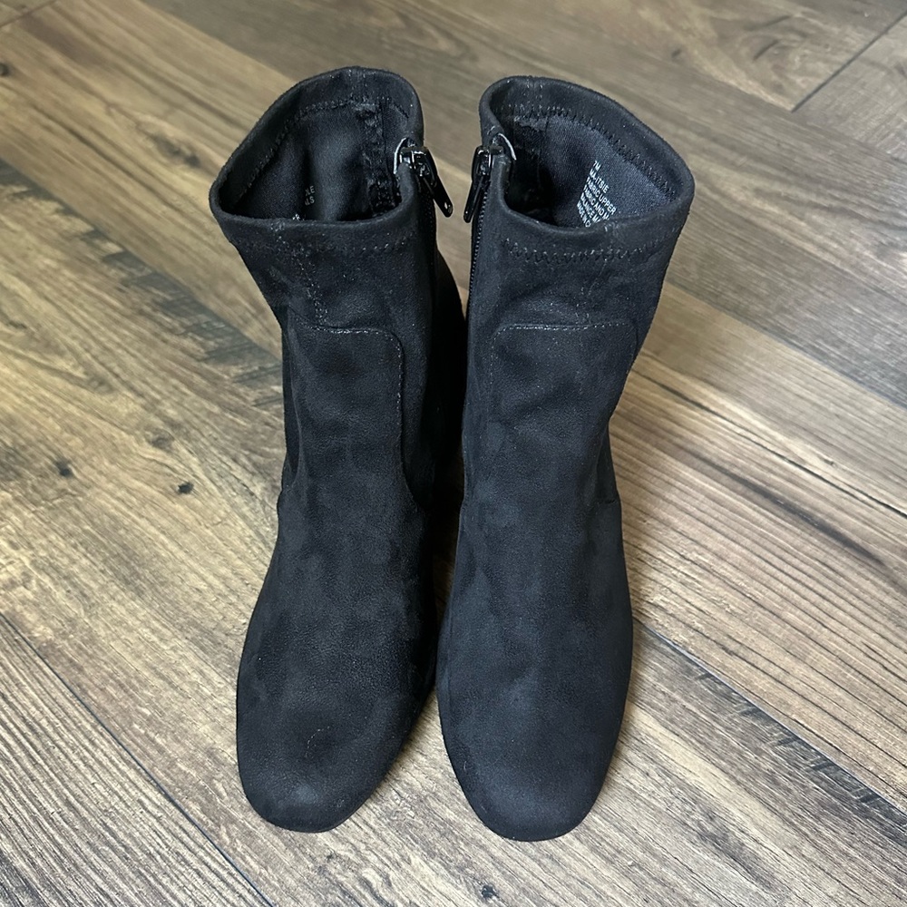Mari A. Women’s Ankle Bootie
